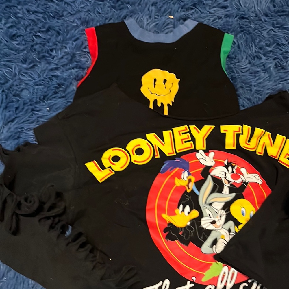 Color-block tank top and looney toons cut out sleeve crop top